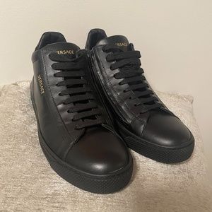 VERSACE men’s low top shoes (size 8)